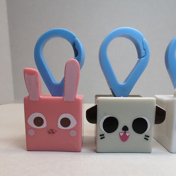 Lot of 5 McDonald's 2024 Happy Meal Toys Pet Simulator Roblox QR code - Picture 7 of 12